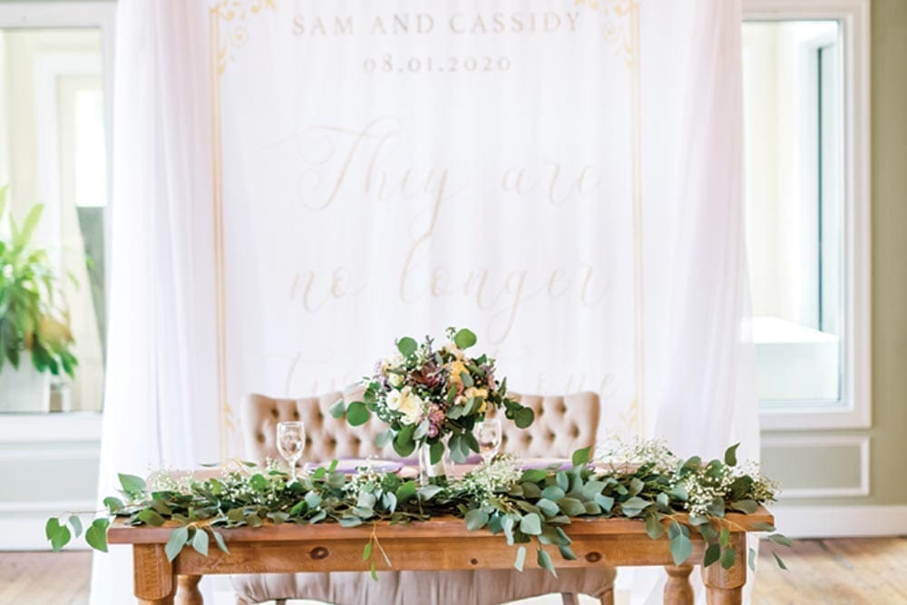wedding couple sweetheart table